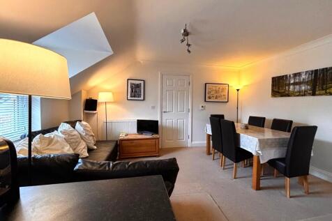 Lounge/dining