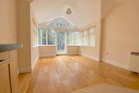 Living/dining room