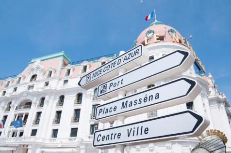Promenade des Anglais and Hotel Negresco in the ba