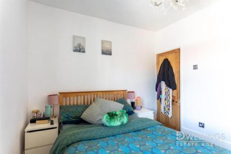 DWELEST- 22 Landsdown Terrace, DE14 2RH-0012.jpg