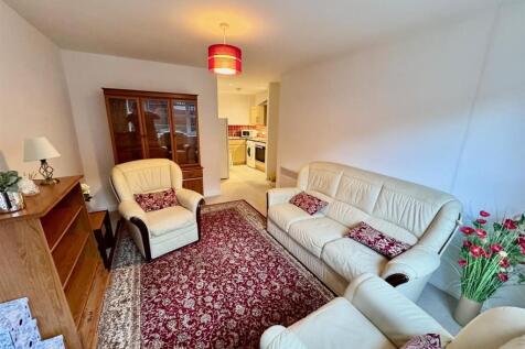 Lounge 3.jpg