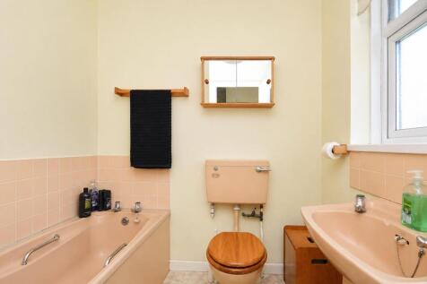 Bathroom.jpg