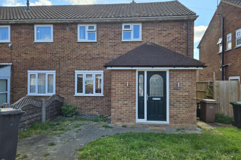 3 Bedroom Semi Detached for Rent