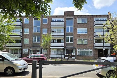 Flat 1 Palm Court, Queen Elizabeth Walk, Stamford Hill, London N16 5XA