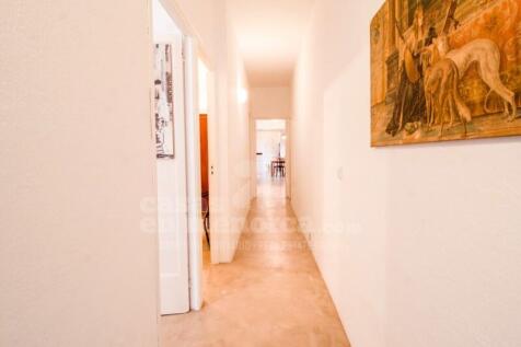Ground floor house with patio in Mahón