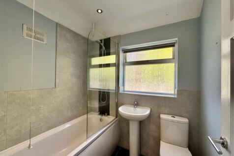 Southfield Road, Almondbury, Huddersfield, HD5 8UA photo 4