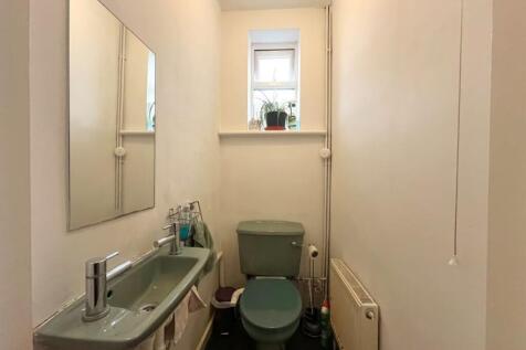 toilet ashburnham