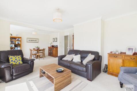 Living/dining room