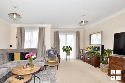 MIDDLE FLOOR SITTING ROOM