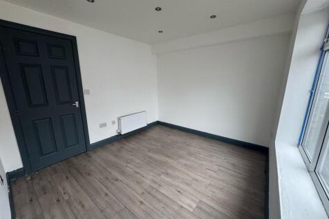 36 Milan Road photo 3