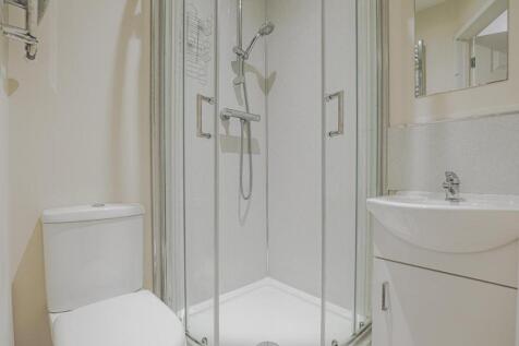 Bedroom 2 Ensuite.jpg