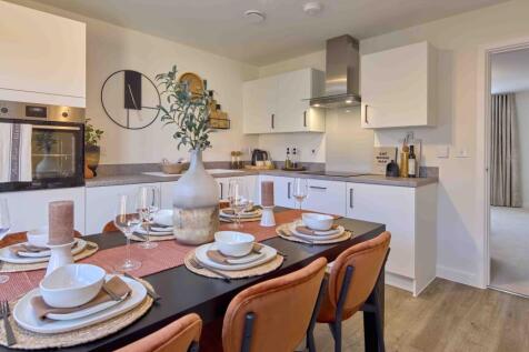 HarperCrewe -            Pershore -