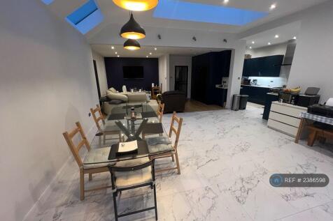 Living Room/Dining Room
