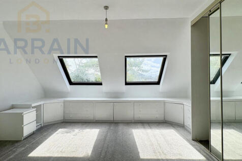Manchester Rd, E14 (Massive house) For Sale By Bar
