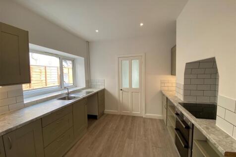Morel 70 - kitchen 2.jpg
