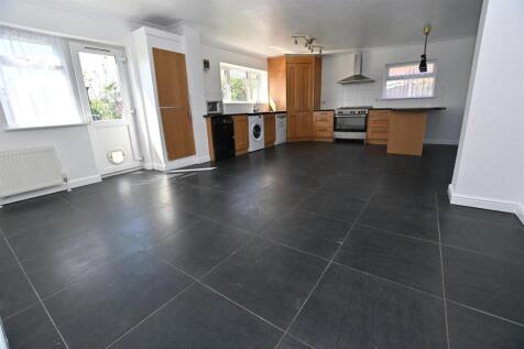 Kitchen / Diner / Lounge