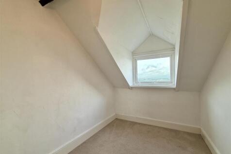 Flat 3 - Bedroom 2.jpg