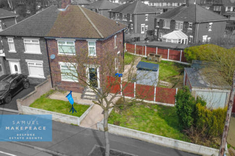 Two Bedroom Semi Detached Property on Large Corne