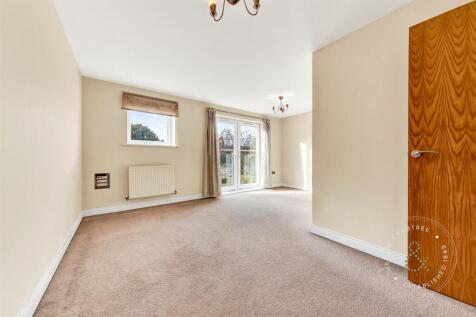 Clive-Hall-Court-07.jpg