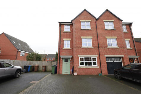 4 Bedroom Semi Detached Town House