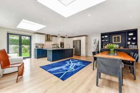 Open plan Kitchen/Dining space