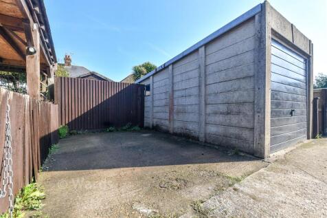 Driveway/Parking