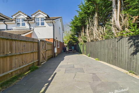 CAM03218G0-PR0602-STILL012