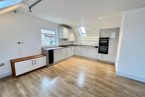Salisbury Close, Fairfield, Hitchin photo 3