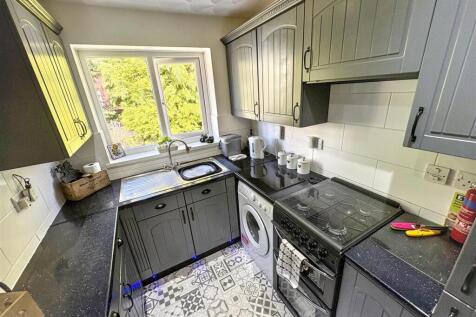 Kitchen 2 (2).jpg