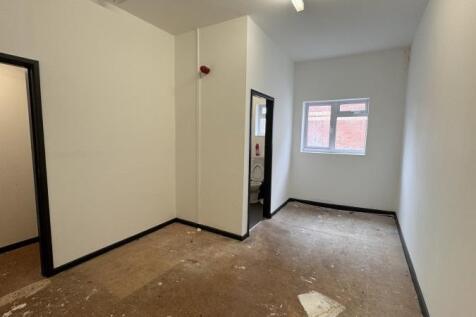 Retail Property (high street) to rent Image 3