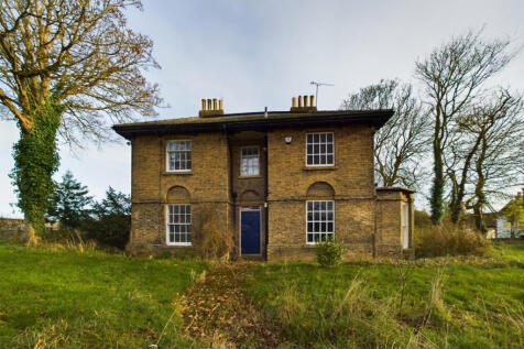 4 Bedroom Detached House - For Sale