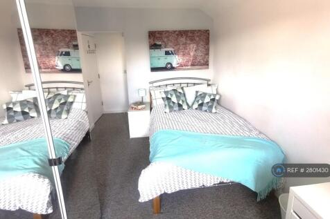 Room 6: Double Room With Spacious Ensuite Bathroom