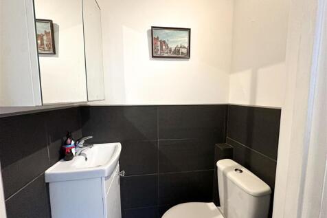 Sales property - military road-09.jpg