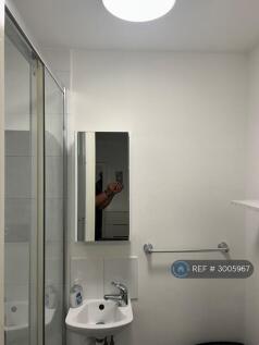 En-Suite Shower Room 3