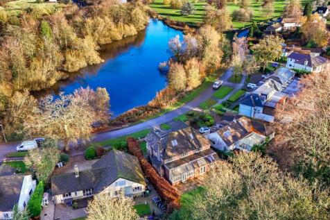 dji_fly_20251113_095942_0026_1763049931199_photo.j