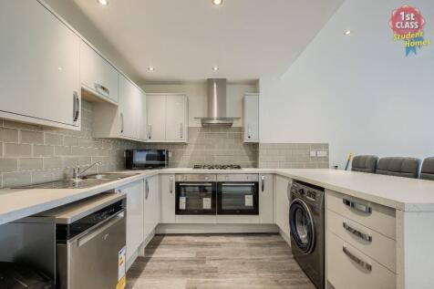 Kitchen/ Living Room