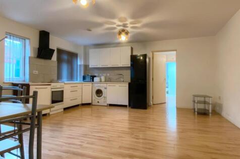 1-bed flat on Wellington Street, Luton, £900/mo