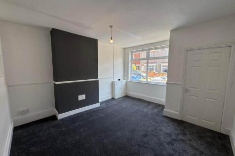 Lancaster Avenue, Grimsby photo 3