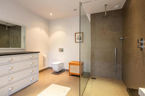 Ensuite to Principal Bedroom