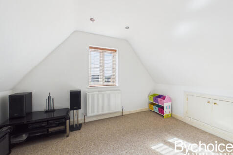 CAM05454G0-PR0241-STILL027