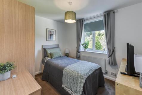 57 Queens Road-bed4.jpg