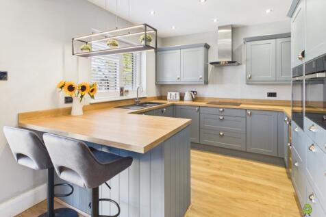 Kitchen Diner Presented by James Hillier of Ewemov