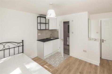 Bedroom/Kitchenette