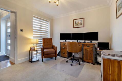 STUDY/DINING ROOM