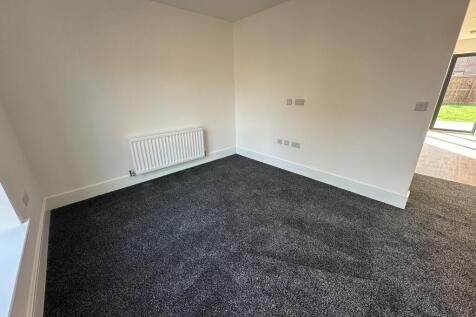 Hollowsbrook Road, New Rossington, DONCASTER photo 5