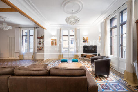 amplia-vivienda-con-caracter-historico-en-el-co...