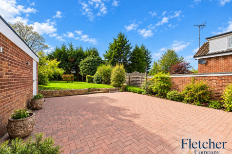 Garden With Patio Area