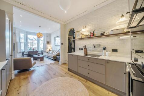 1 bed, 1 bath Flat in London - Photo 9