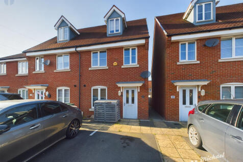 CAM03852G0-PR0112-STILL002