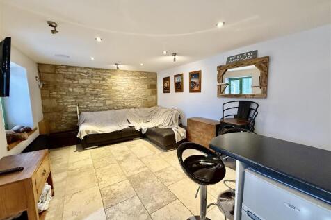 LIVING/DINING/KITCHEN